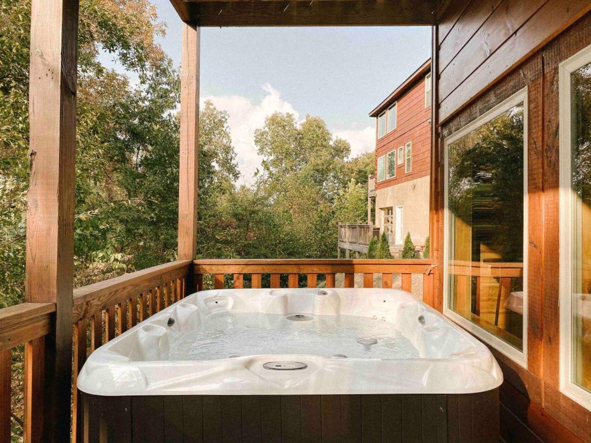 Splash Of Moonshine -Heated Indoor Pool, Hot Tub, Arcade Game Room Pigeon Forge Exterior photo